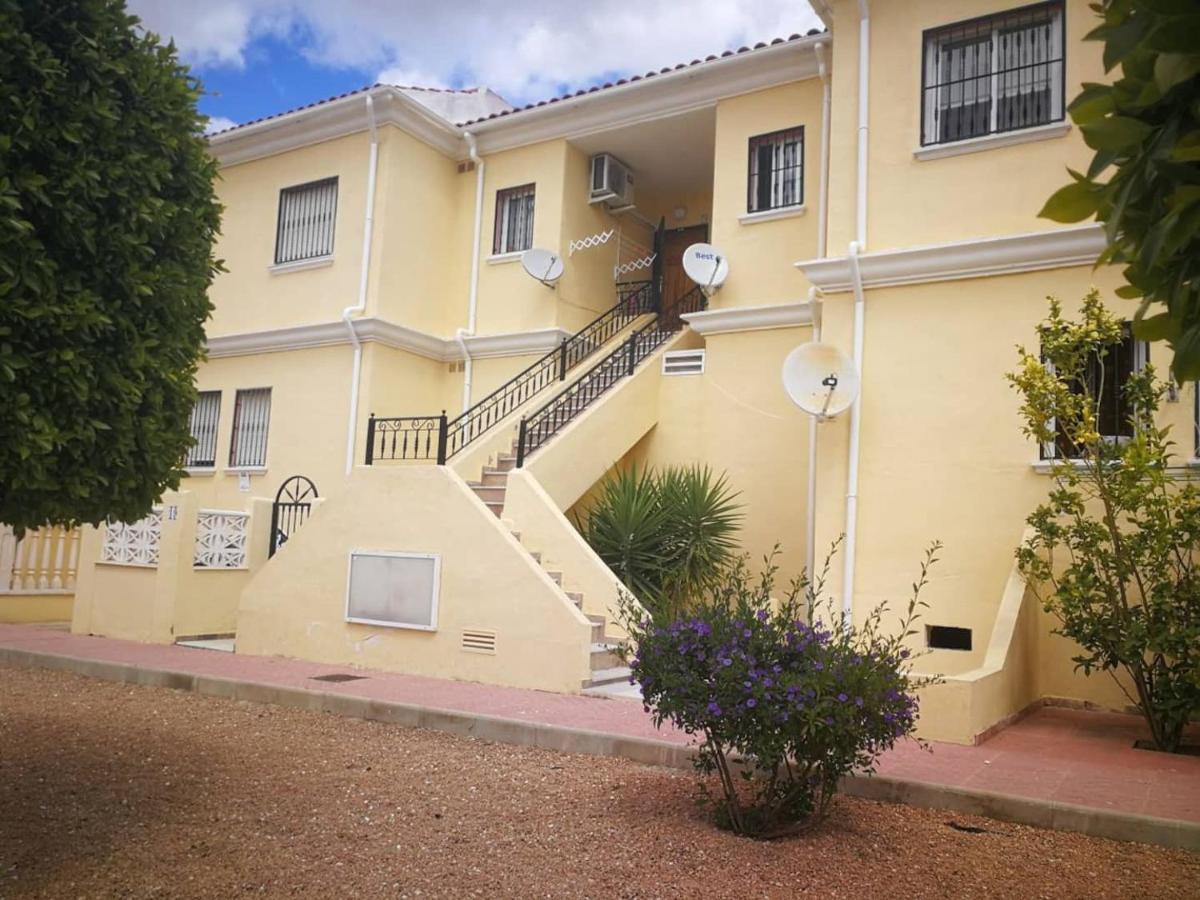 Nice Apartment In Quiet Area Aguas Nuevas Torrevieja Buitenkant foto